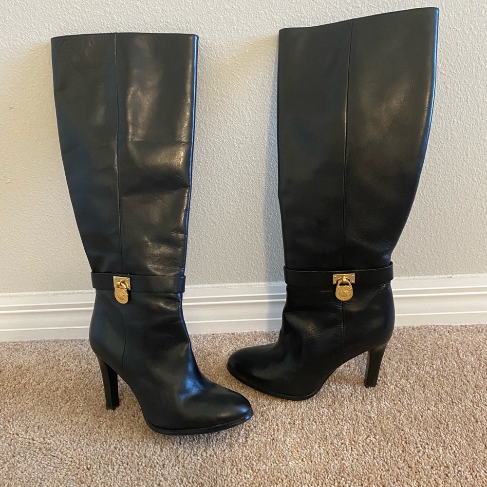 Michael kors tall Boots with gold locket